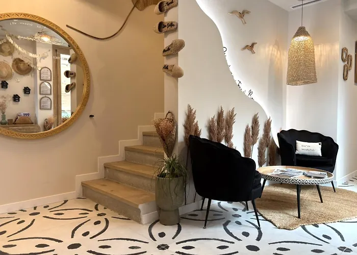 Ξενοδοχείο με διαμερίσματα Montroig 5 Boutique 4*