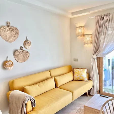 Montroig 5 Boutique Aparthotel
