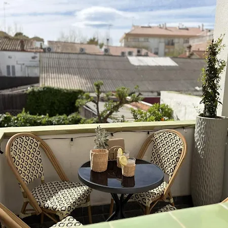 Lägenhetshotell Montroig 5 Boutique 4*