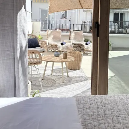 Lägenhetshotell Montroig 5 Boutique 4*