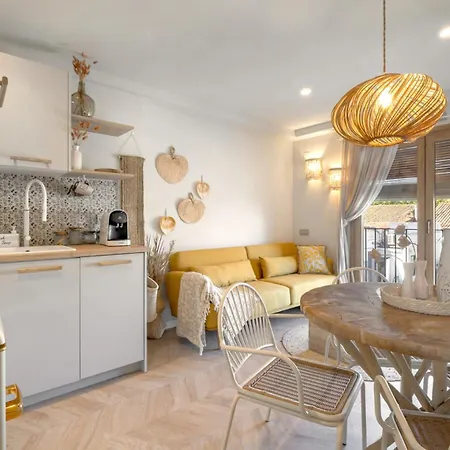 Montroig 5 Boutique Aparthotel
