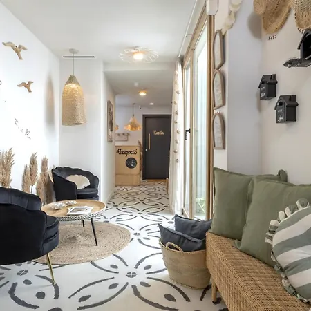 Montroig 5 Boutique 4* סיטגס